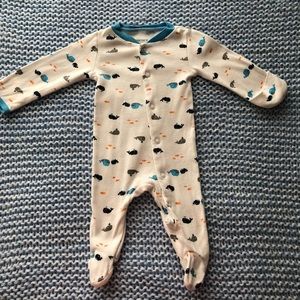 Carter’s bodysuits bundle size NB